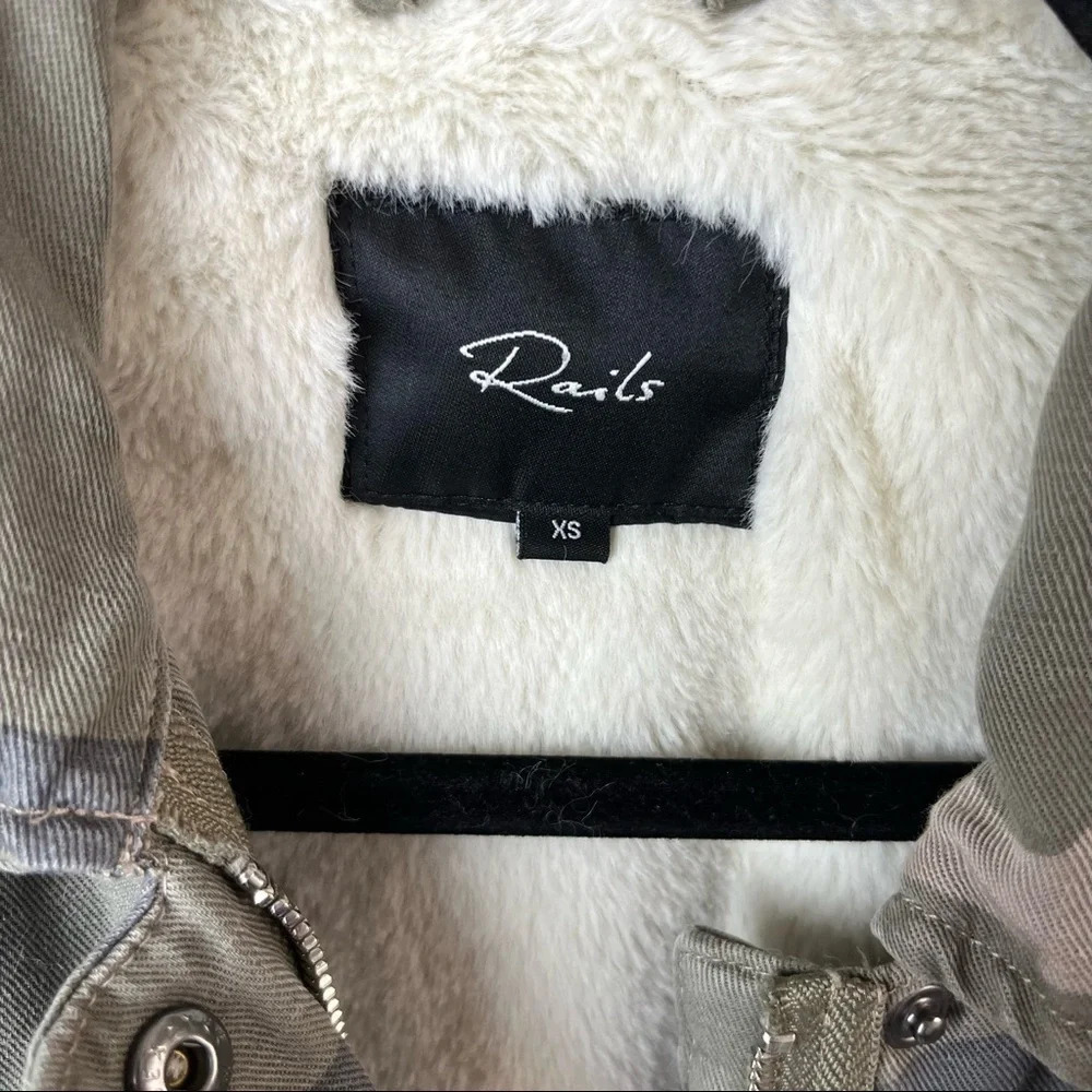 Rails Whitaker Jacket Faux Fur Lining Sage Camo Contemporary Women’s Casual XS - Picture 6 of 14